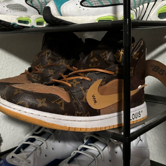Louis Vuitton Nike Air Jordan 1 Retro High Top Customized Sneakers - Picture 3 of 3